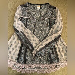 Women’s boutique babydoll style blouse